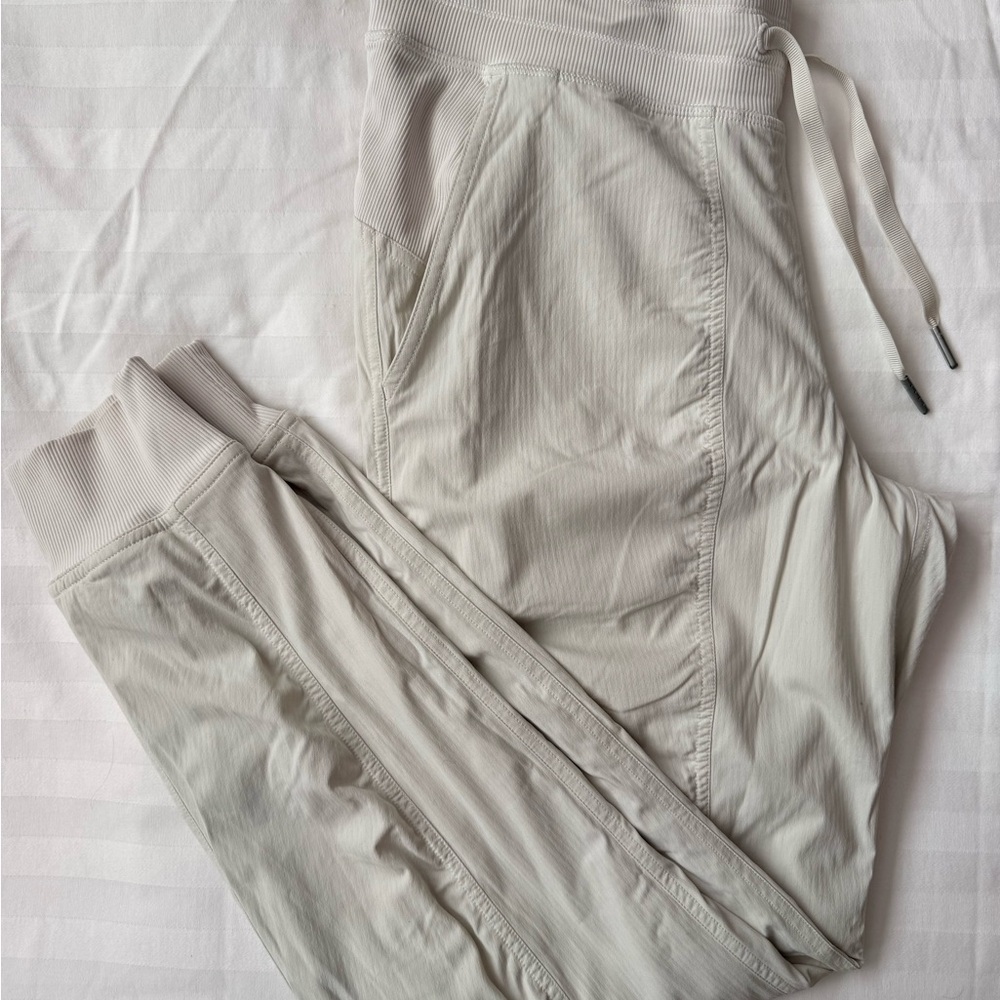 Lululemon Size 6 Light Cream Gray  Athleisure Jogger Pants Cuff bottom Pockets!